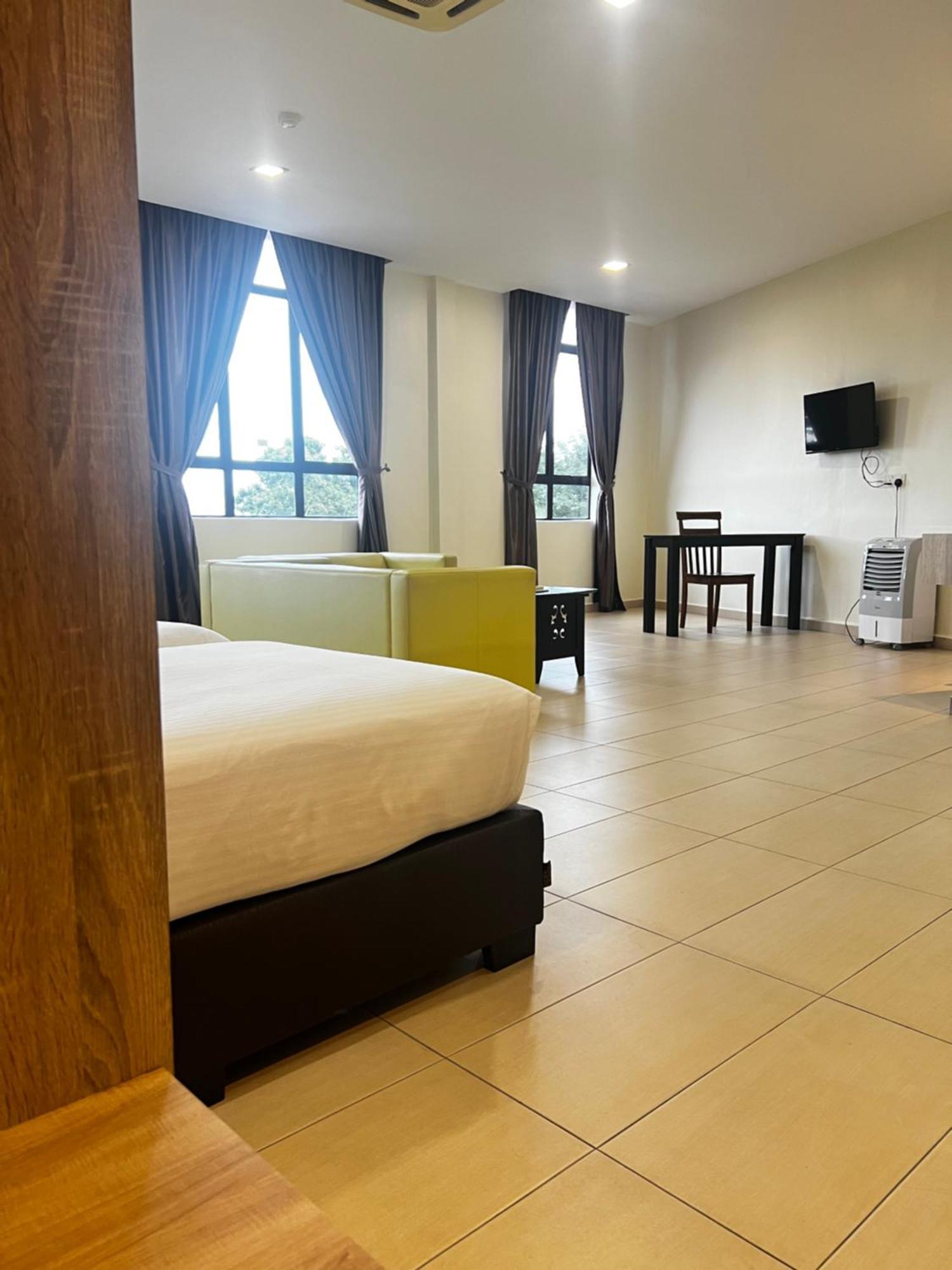 Sin Lien Hotel Keluang Eksteriør bilde