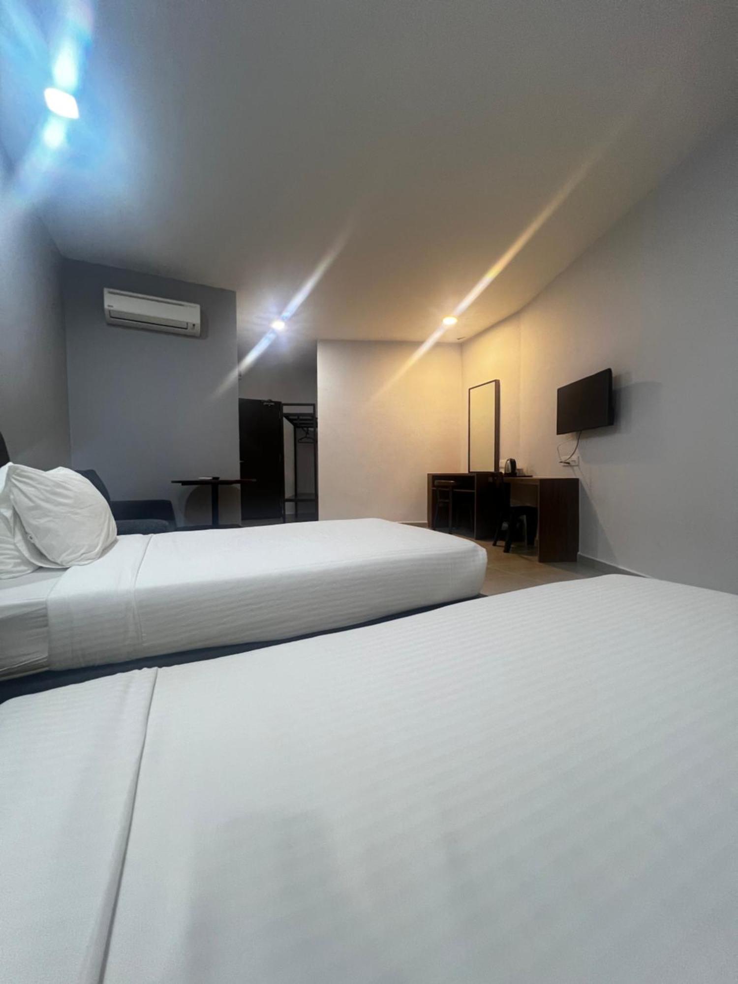 Sin Lien Hotel Keluang Eksteriør bilde