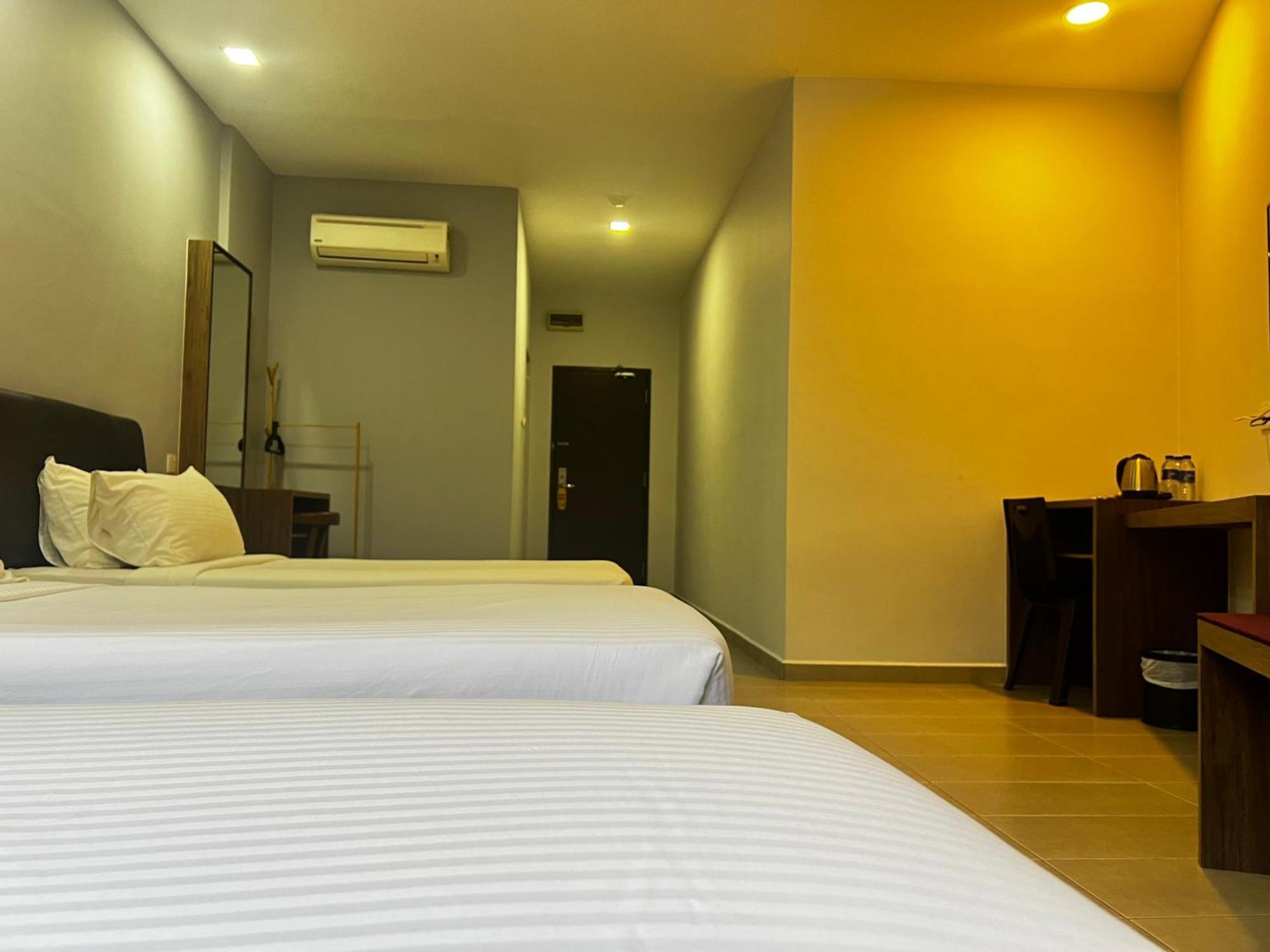 Sin Lien Hotel Keluang Eksteriør bilde